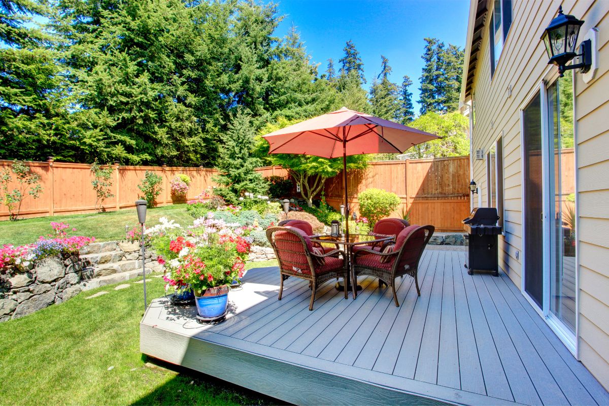 Small Space Outdoor Design Solutions: Maximizing Minimal Square Footage